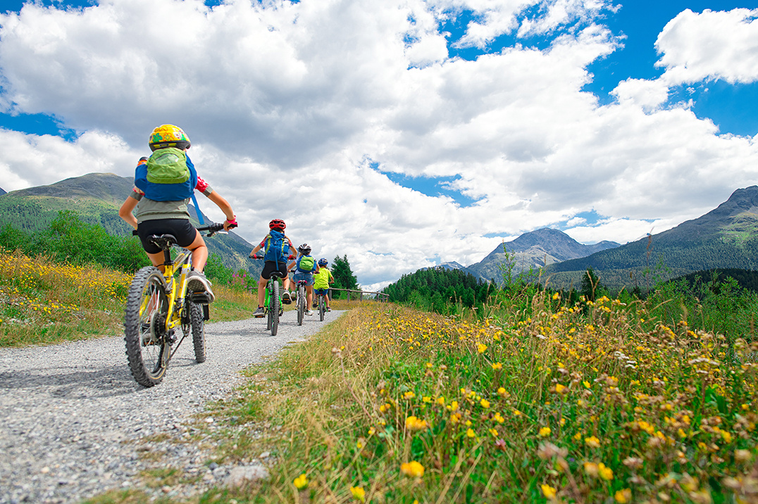 kids on bikes