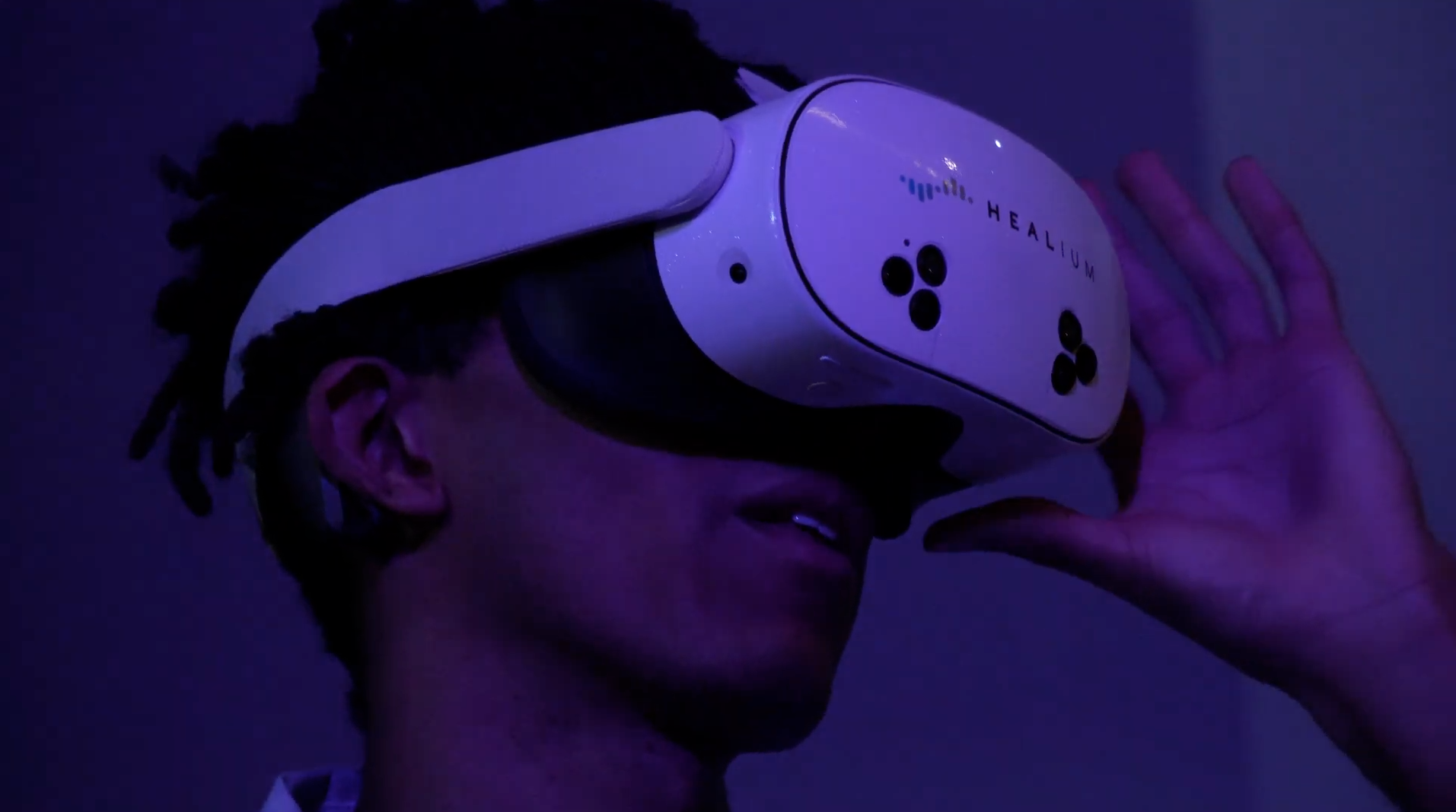 Virtual Reality & Mental Health | How Immersive Media Helps Your Brain